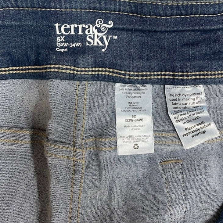 Terra & Sky Women's Sretch Pull On Denim Capris, Plus Size 5X (32W-34W)